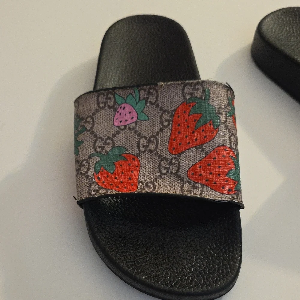 Gucci Strawberry Pattern Slides with Black Sole - Picture 8 of 11